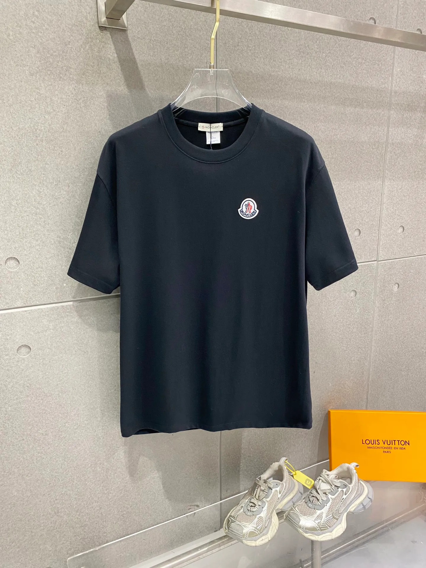 moncler、 300 ， ，Classic logo ， Quality Original ， ， ， Premium 。 ！ :Black White，Royal Blue Sizes: S-XXL :300g